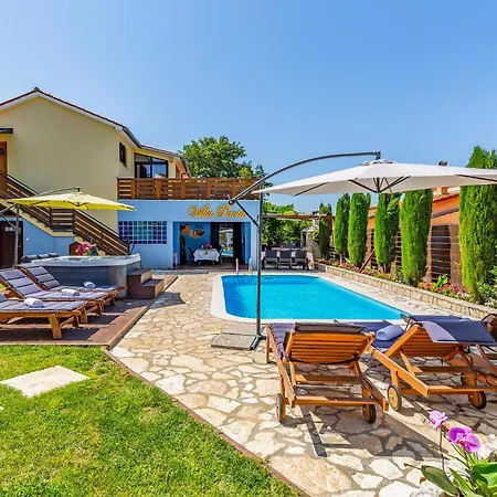 Holiday Home Marcana With Fireplace Ferienhaus