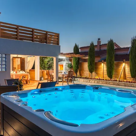 Awesome Home In Marcana With Kitchen Holiday home *