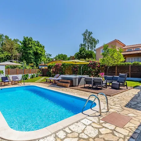 Holiday home Awesome Home In Marcana With Kitchen Loborika