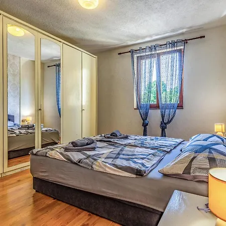 Awesome Home In Marcana With Kitchen Holiday home *